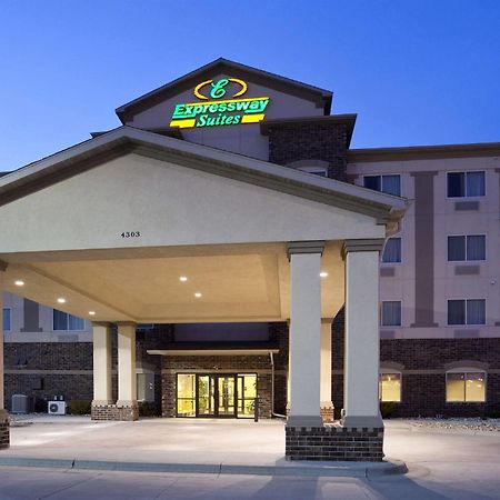 Expressway Suites Фарго Экстерьер фото
