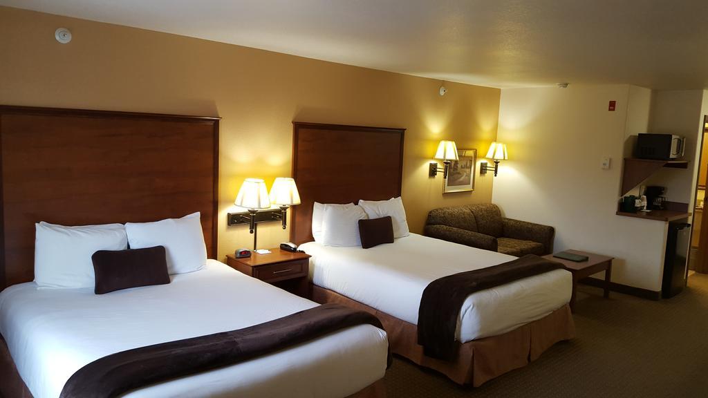 Expressway Suites Фарго Экстерьер фото