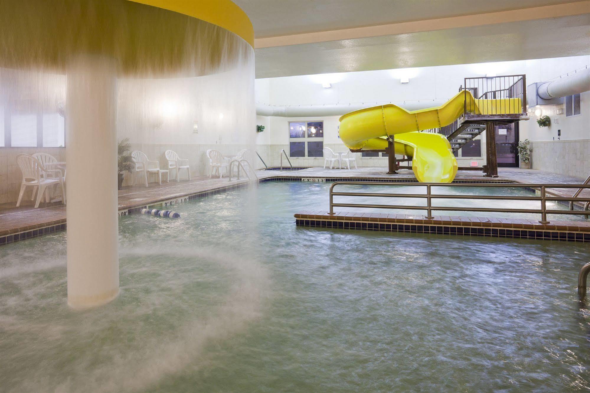 Expressway Suites Фарго Экстерьер фото